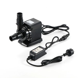 Steinbach Zirkulationspumpe mit PV-Panel für Filtersysteme, Nahansicht der schwarzen Poolpumpe.