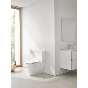 Grohe Aufsatz-Spülkasten Essence in Alpinweiß im modernen Badezimmer.