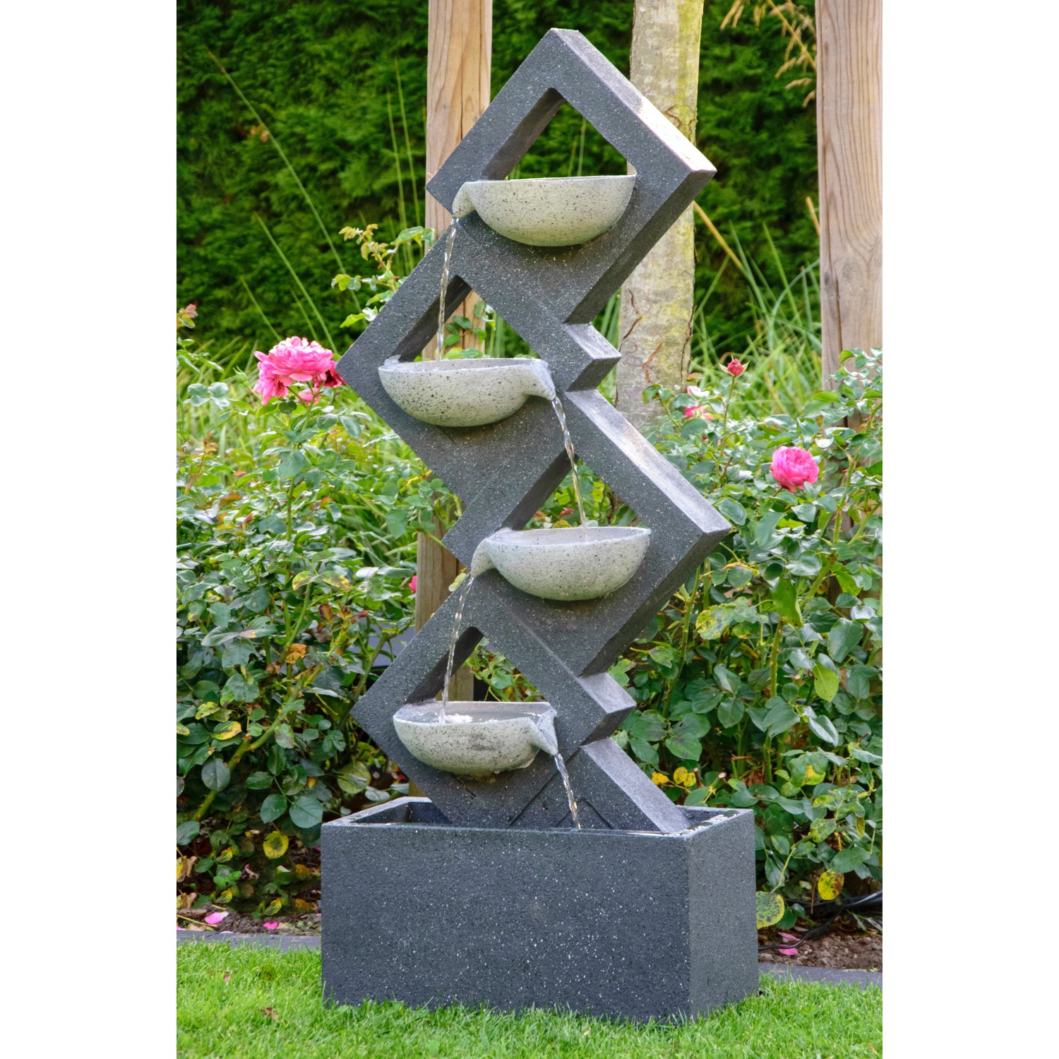 Dobar DesignGartenbrunnen XL Kaskade inkl. Pumpe und LED´s mit 4