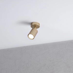 Goldene Lamkur Wandleuchte Prisma mit geriffeltem Schirm (Ø 8x16 cm) an der Decke.