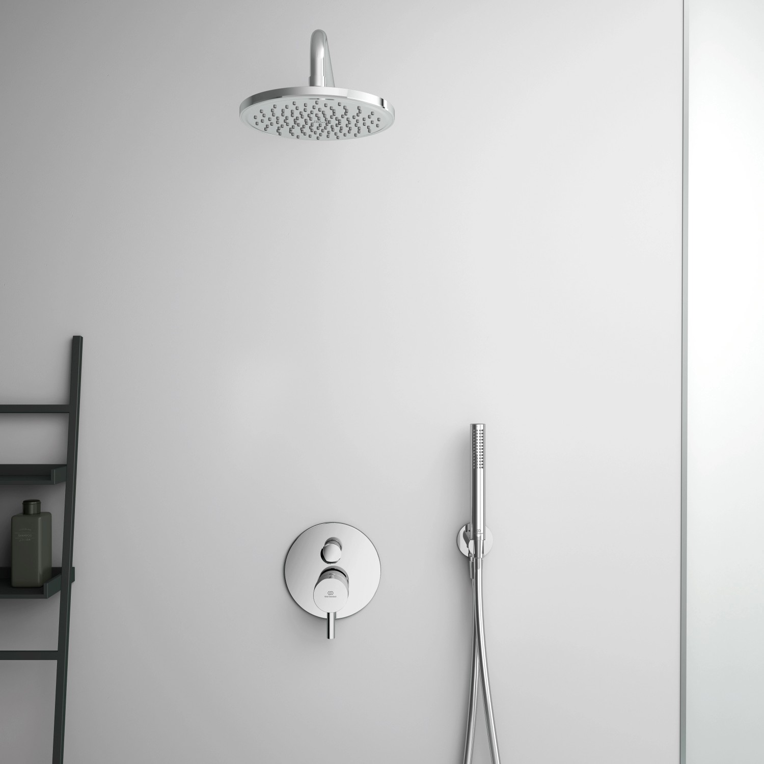 Ideal Standard Brausehalter Idealrain Atelier, rund, Chrom, mit Handbrause und Kopfbrause.