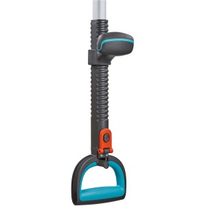 Detailaufnahme: Gardena SlimCut Astschere mit verstellbarem Griff und D-Griff für Baumschnitt.