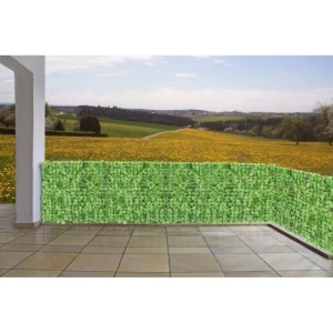 MCW Balkonsichtschutz Blatt, 500x150cm, hellgrüne Blätter auf Balkon mit Landschaft.