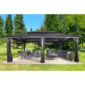 Anthrazitfarbener Sojag Aluminium Pavillon Messina 12 x 20 mit Moskitonetz und Gartenmöbeln.
