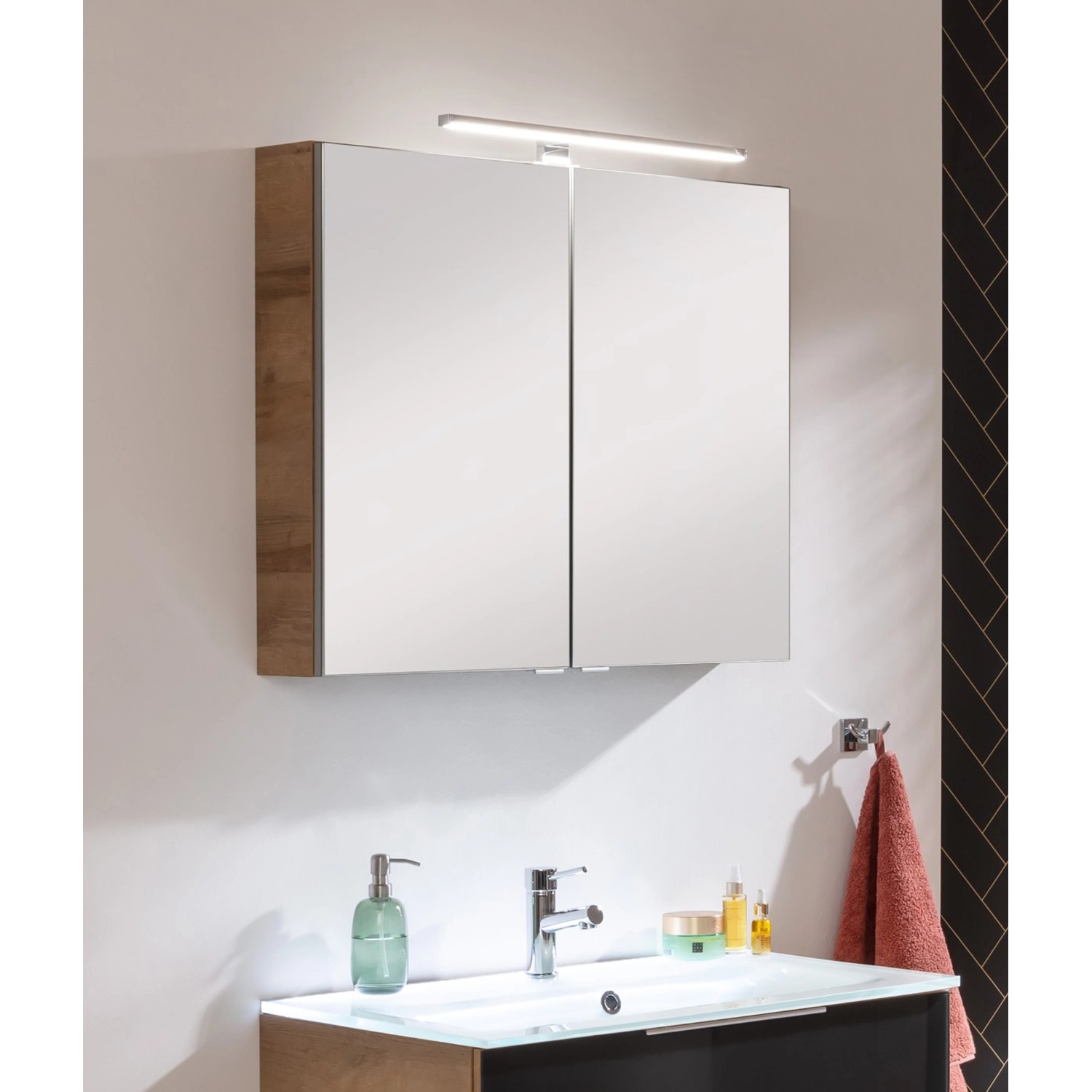 Fackelmann LED-Spiegelschrank B.Brillant 80 cm in Asteiche mit LED-Leuchte.