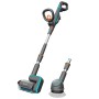 Gardena Akku-Multi-Reiniger AquaBrush Universal mit Walzen- und Tellerbürste.