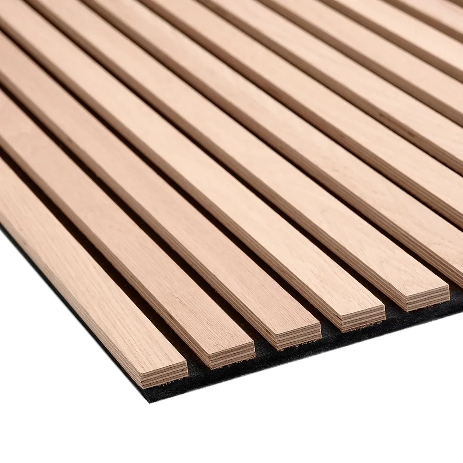 Akustikpaneel Eiche: Wandpaneel aus Sperrholz mit schwarzem Filz für verbesserte Raumakustik.