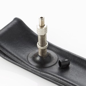 Fischer Fahrradschlauch 26 Zoll mit Dunlopventil, Detailaufnahme.