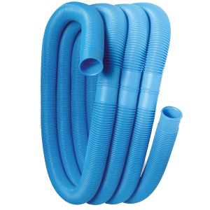 Blauer Steinbach Schwimmbadschlauch, 32 mm Durchmesser, 660 cm Länge, gerollt.
