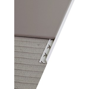 Graues, glänzendes PVC Winkelprofil (12x23mm) als Fliesenschiene für Wand und Boden.