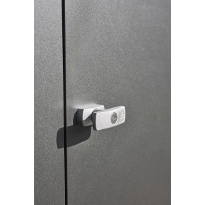 Dunkelgrauer Biohort Gartenschrank Romeo, metallic, mit silbernem Drehgriff-Zylinderschloss.