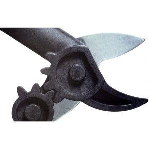 Fiskars Amboss-Getriebeastschere PowerGear L31, Nahaufnahme des Schneidkopfes.