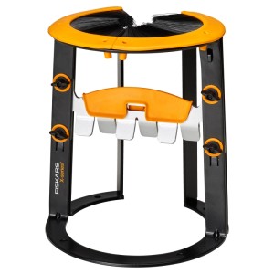 Fiskars Anzündholzspalter Gr. L X-Series in Orange und Schwarz. Ideal zum sicheren Spalten von Anzündholz.