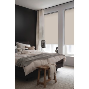 Beige Schöner Wohnen Thermo-Rollos (45x150cm) im Schlafzimmer, verdunkelnd und wärmeabweisend.