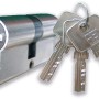 Profilzylinder mit drei Schlüsseln für Sicherheitshaustüren.
