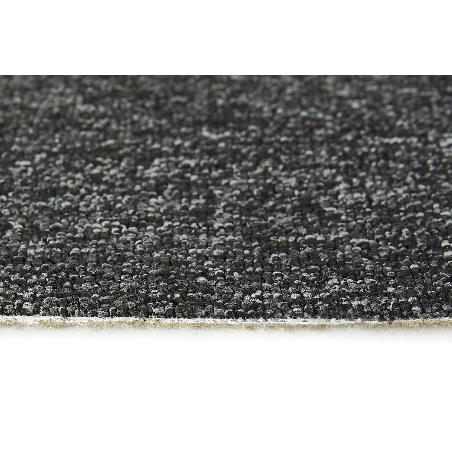 Detailaufnahme Andiamo Teppichboden Alvar Anthrazit, Meterware mit Vlies.