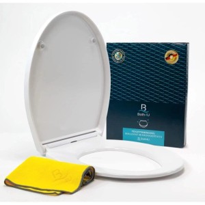 Weißer Bath4U WC-Sitz mit Absenkautomatik, Mikrofasertuch und Verpackung.