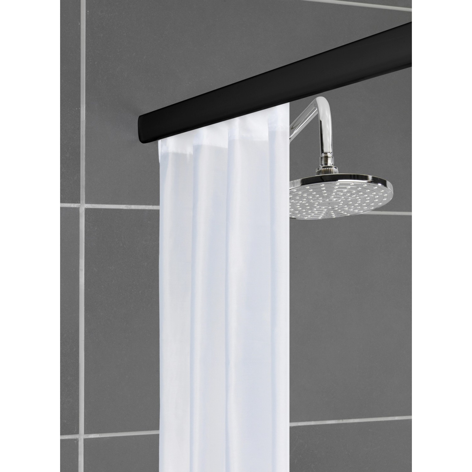 Schwarze Schöner Wohnen Duschschiene Jete mit Duschvorhang und Regendusche.