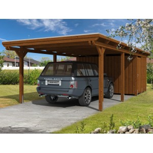 Skan Holz Carport Emsland mit Abstellraum in Nussbaum und Auto. Einzelcarport aus Holz mit EPDM Dachbahn.