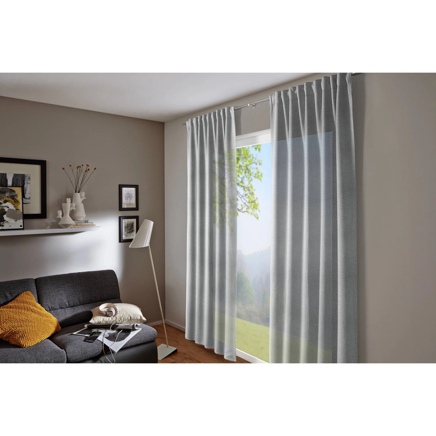Grauer Bennetti Schal mit Gardinenband, Jacquard-Voile, 140x245 cm, transparent, im Wohnraum.