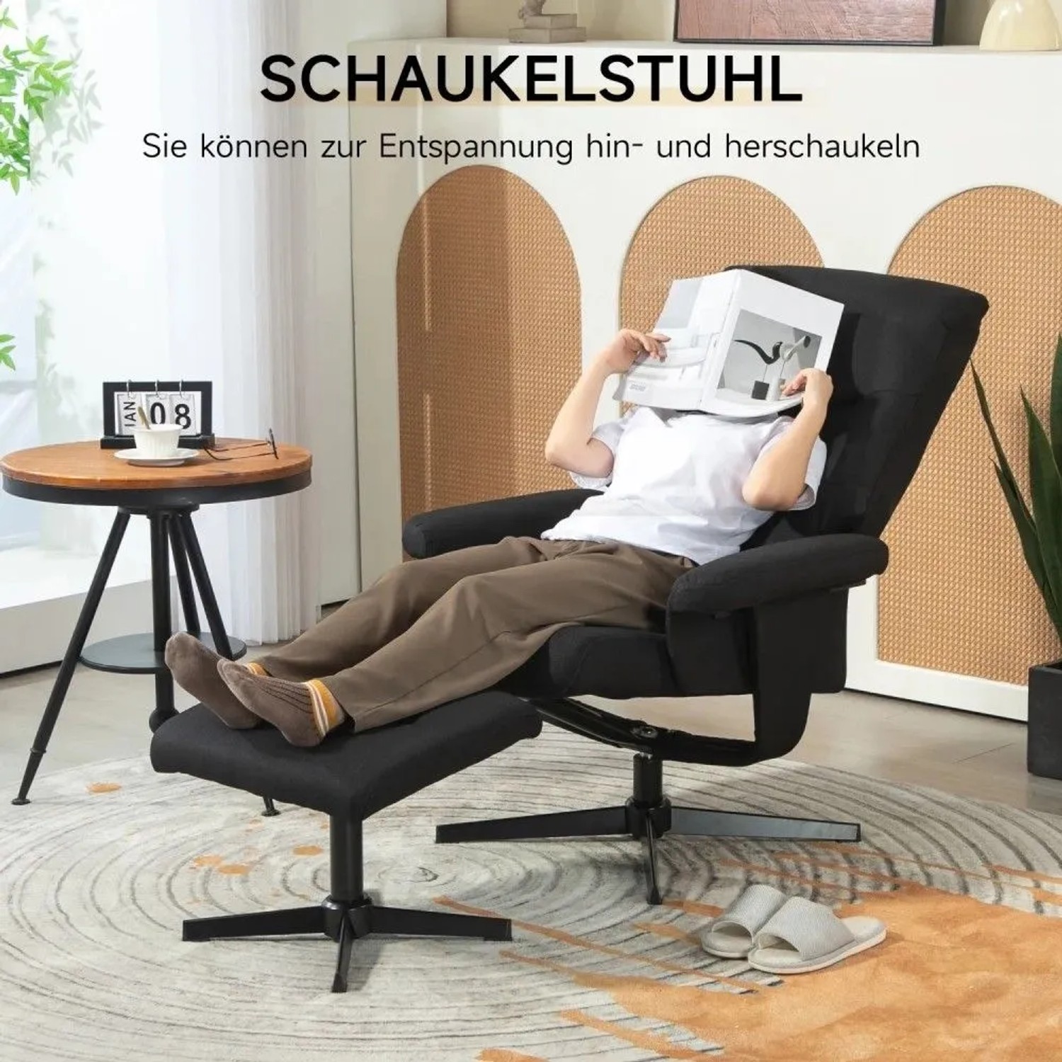 Schwarzer HOMCOM Relaxsessel mit Hocker, verstellbar, drehbar, Wippfunktion. Person entspannt lesend im Loungesessel.
