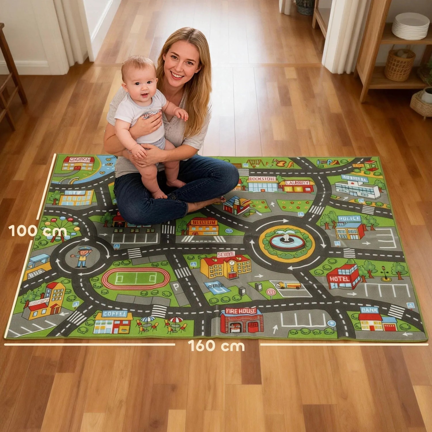 AIYAPLAY Spielmatte 160x100 cm mit Stadtmotiv. Rutschfeste Kunstfaser-Matte für Kinder. Frau und Baby spielen darauf.
