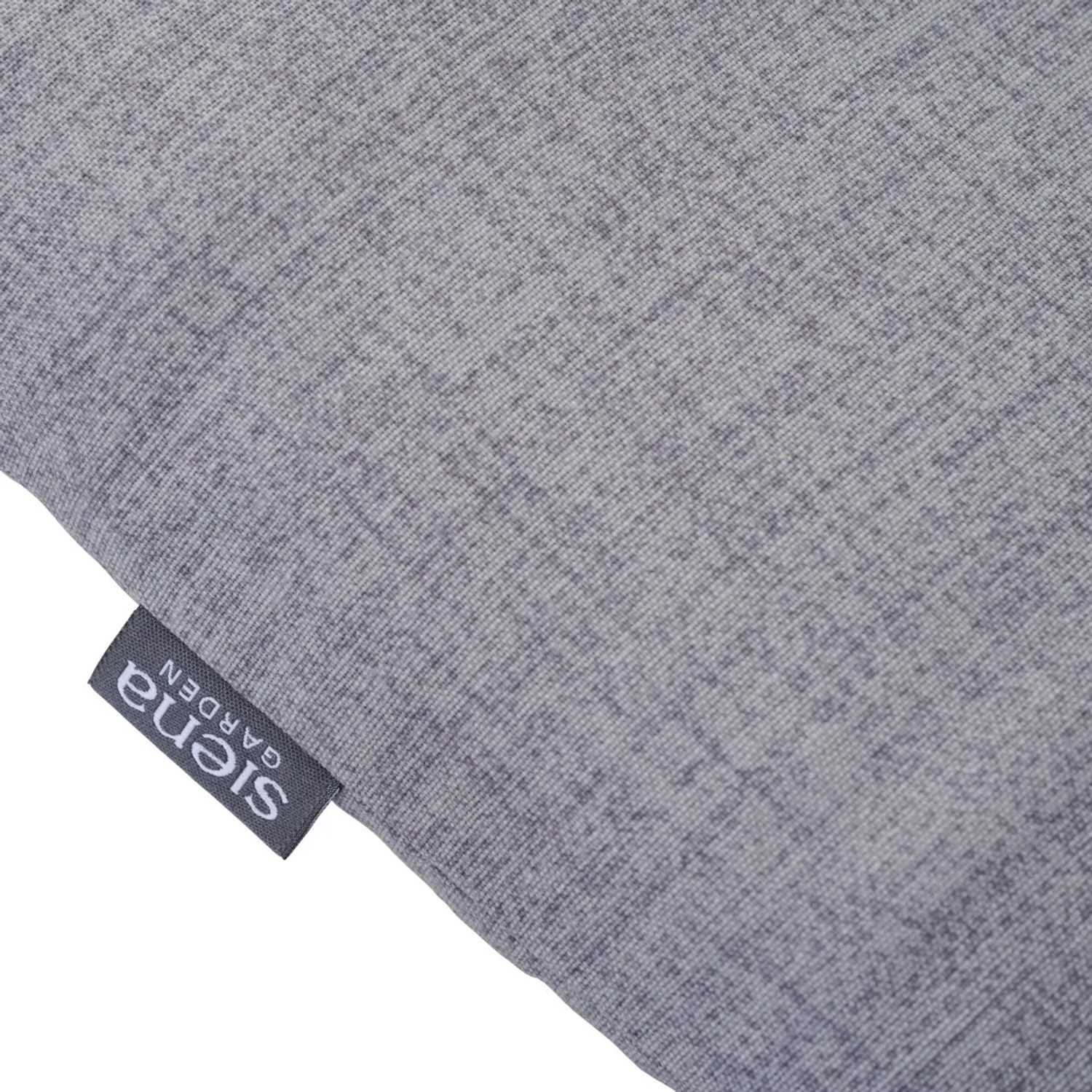 Detailaufnahme: Graues Siena Garden Banksitzkissen Comfort, 110x44x7 cm, mit Markenlabel.