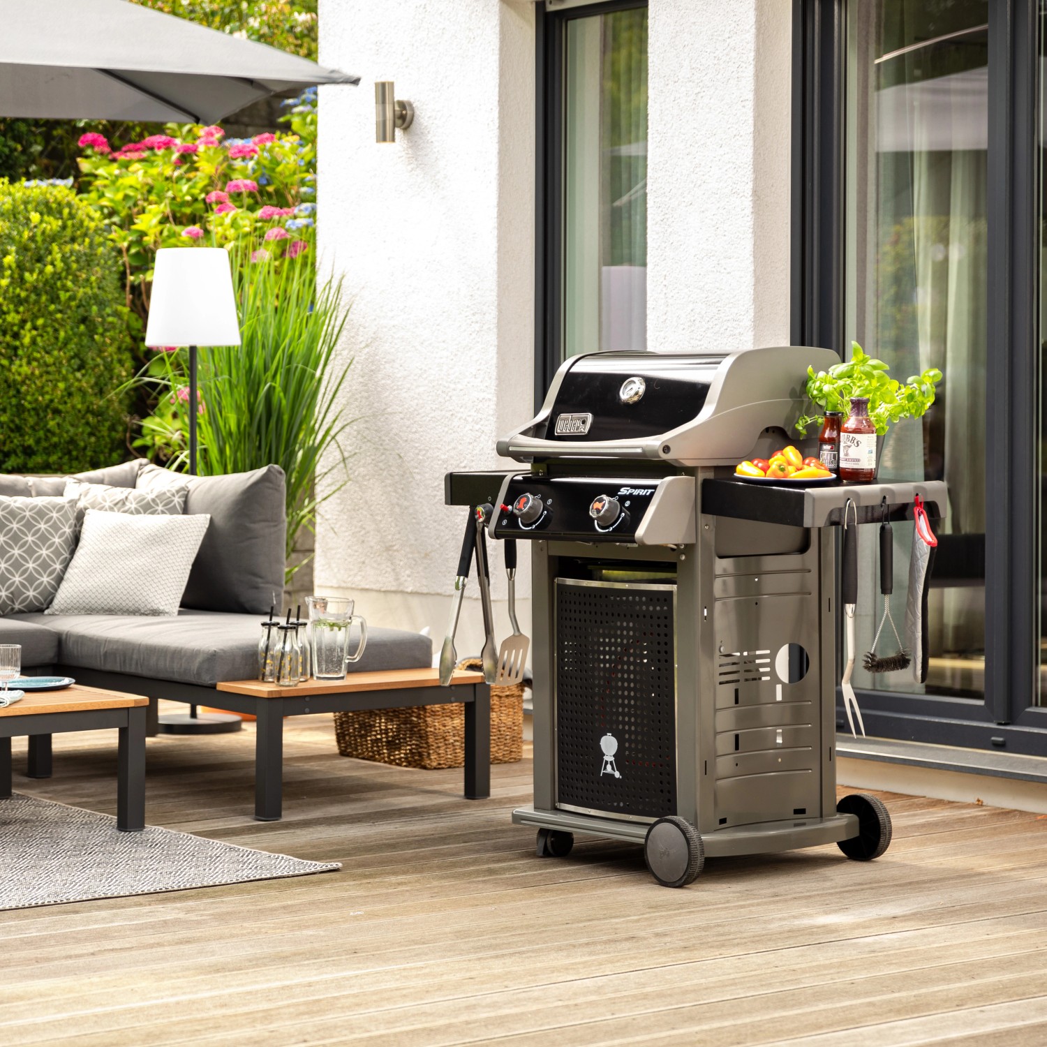 Weber Gasgrill Spirit E 220 Classic Test Weber Gasgrill Spirit E-220 Classic mit 2 Brennern und Seitenbrenner