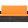 Orangefarbenes Gartenkissen-Set für ein 3-Sitzer-Rattan-Gartensofa.