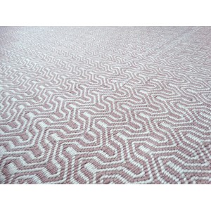 Handgewebter Outdoor-Teppich Esterna in Pink-Elfenbein mit geometrischem Muster.