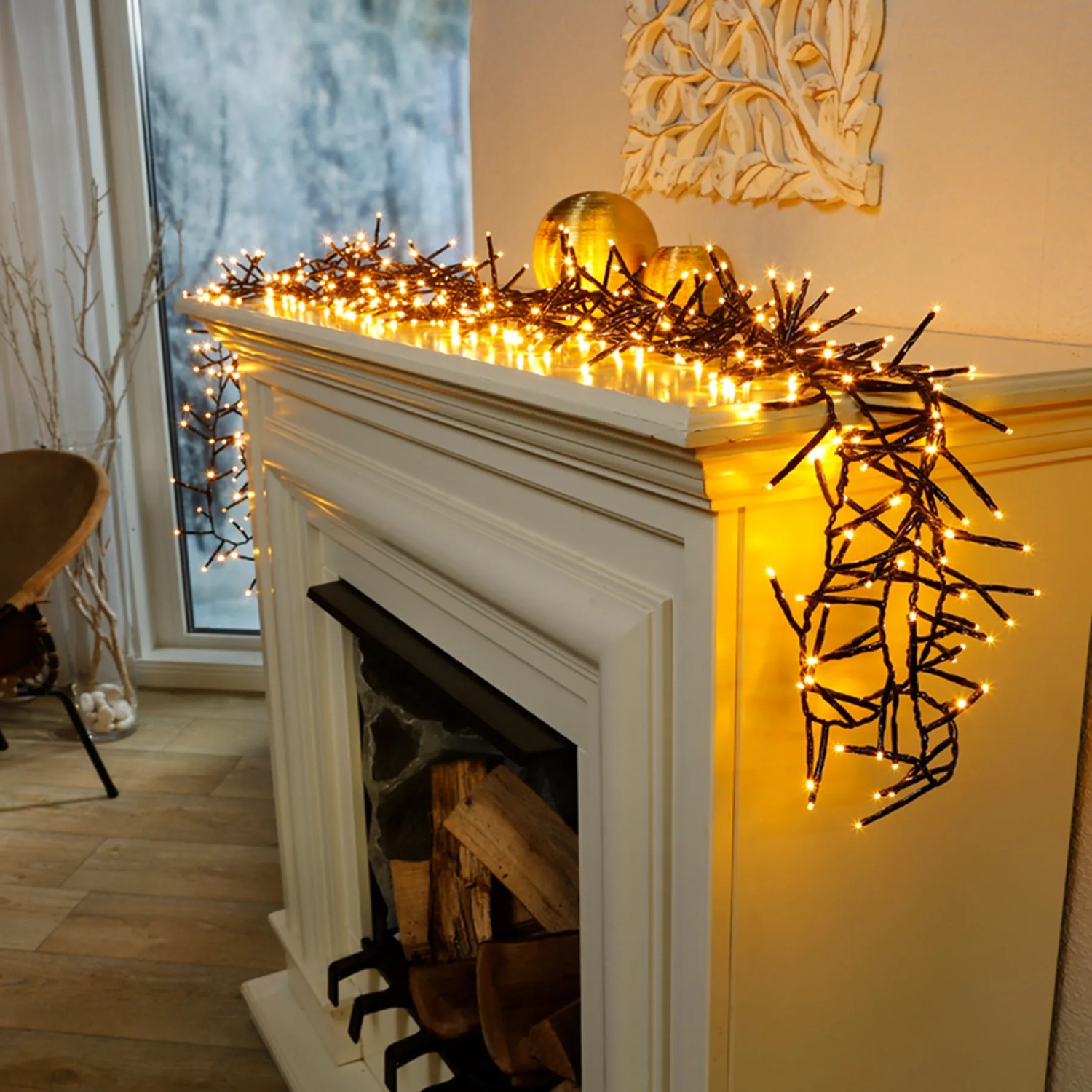 AMARE IJspegellichtketting met 80 leds (10 ijspegels à 8 LED) warmwit met sneeuwvaleffect lengte 3,6 m (plus 10 m voedingskabel), CE GS getest, voor binnen en buiten, timer