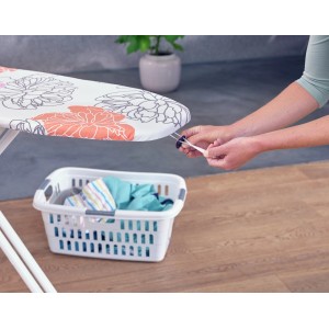 Leifheit Bügeltischbezug Cotton Comfort S/M mit Blumenmuster und Spannclip.