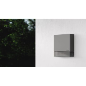 Steinel Bewegungsmelder IS 180 digi in Anthrazit an einer Wand montiert.