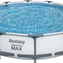Bestway Stahlrahmen-Pool Set Steel Pro Max, Ø 366 cm, hellgrau, mit Wasser gefüllt.
