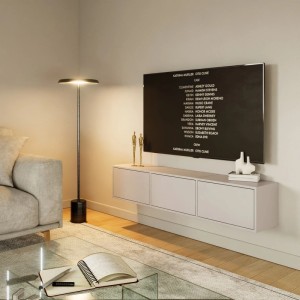 Selsey Framme TV-Hängeboard in Kaschmirgrau, wandmontiert unter TV, mit 3 grifflosen Klappen im modernen Wohnzimmer.