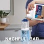 Bona Parkettreiniger Kartusche wird in den Spray Mop gefüllt.
