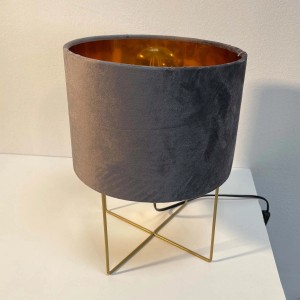 Graue Fischer & Honsel Tischleuchte Aura mit Samtschirm und goldenem Metallfuß.