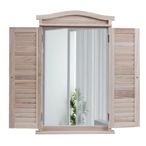 Wandspiegel im Shabby-Look mit Fensterläden aus Naturholz, 71x46 cm.