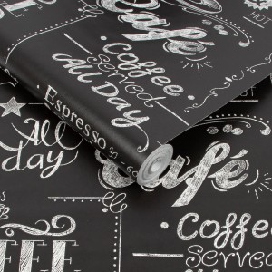 Superfresco Easy Vliestapete Coffee Shop mit Kreide-Optik auf schwarzem Grund.