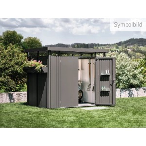 Dunkelgraues Biohort Metall-Gerätehaus HighLine mit offener Einzeltür, Gartenwerkzeuge sichtbar, Blumenkasten im Garten.