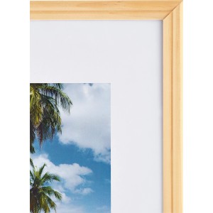 Holzbilderrahmen Ahorn, gerillt, 18x24 cm. Bilderrahmen mit hellem Holz und feiner Maserung.