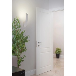 Moderne Näve LED-Wandleuchte Stan in Silber, 29,5 cm, für Innenräume.