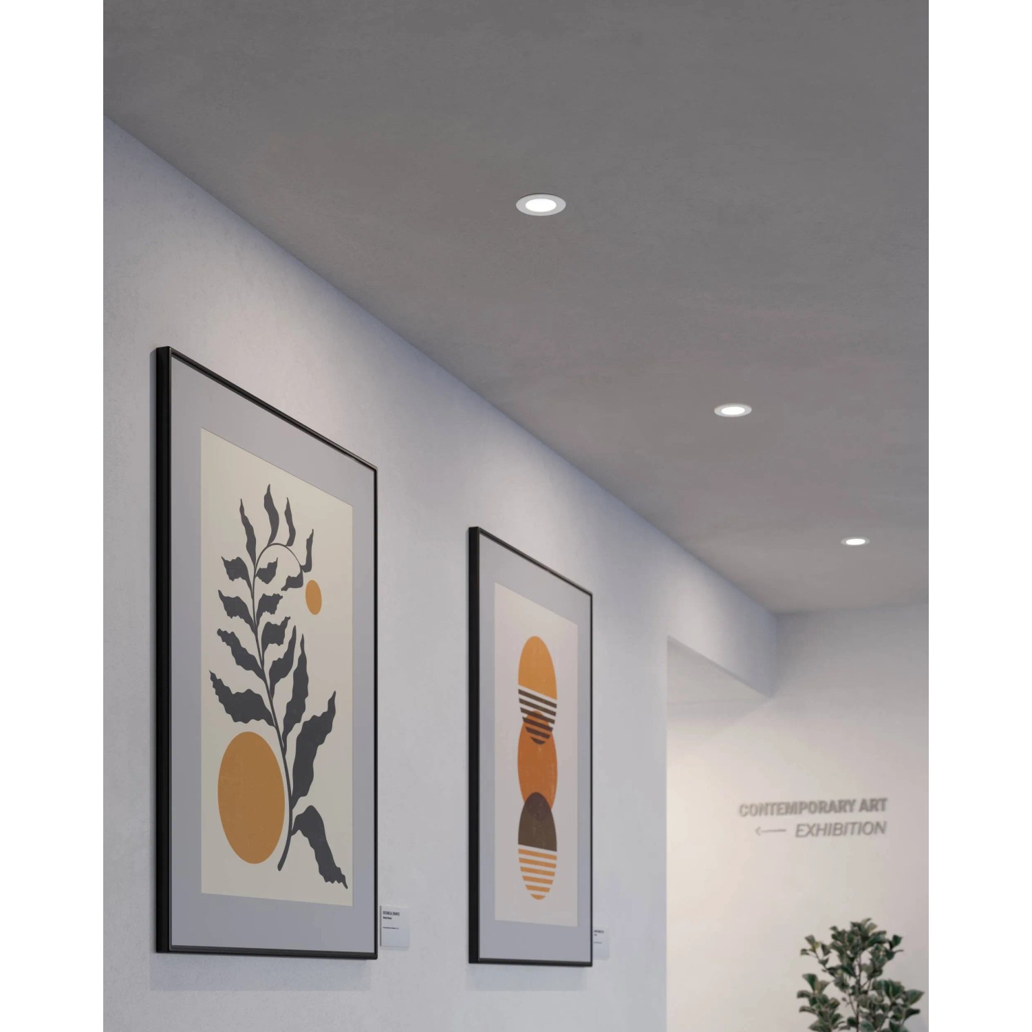 Weißer Eglo LED-Einbauspot Fueva 5 (Ø 8,6 cm) in Decke montiert, beleuchtet Flur.