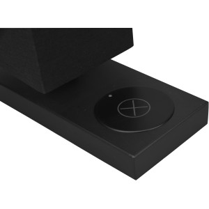 Detailaufnahme der schwarzen, matten Reality Tischleuchte Haley mit induktiver Ladestation.