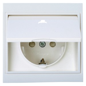 Kopp Steckdose 1-fach mit Deckel Malta, arktisweiß, für den Innenbereich.