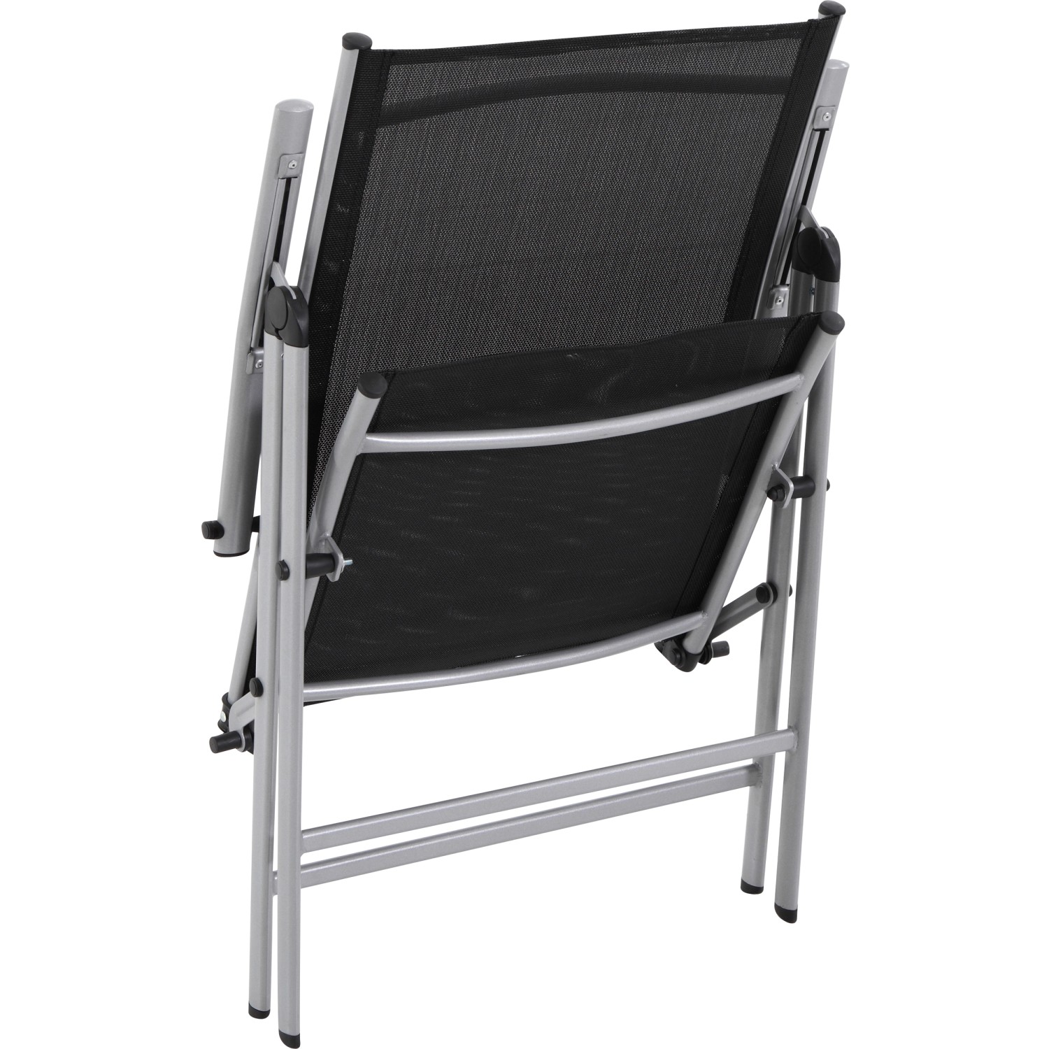 Zusammengeklappter Gartenstuhl der Sitzgruppe Suriname, Stahl silber, Textilbespannung schwarz.