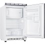 Offener Unterbau-Kühlschrank der Flex-Well Singleküche Cara, Innenansicht mit Fächern.