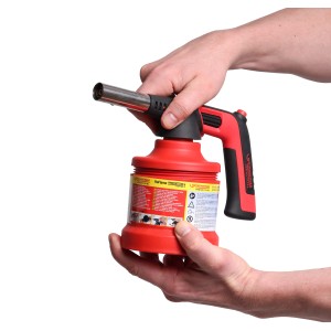 Rothenberger Industrial Lötlampe RS 200 mit Piezo-Zündung in Händen.