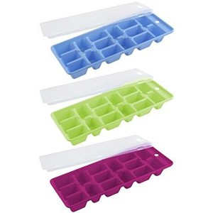Fackelmann Eiswürfelformer mit Deckel in Blau, Grün und Lila.