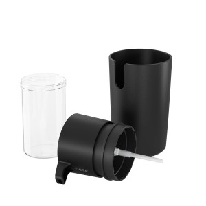 Tiger Carv Seifenspender, 175 ml, Schwarz, freistehend, mit gerippter Oberfläche und transparentem Behälter.